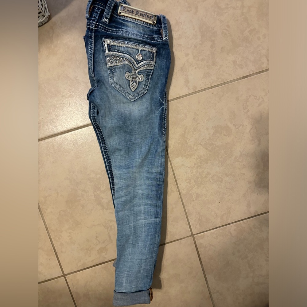 Rock revivals capris/short size 24
